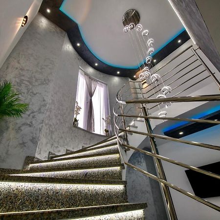 Complex Villa White พูลา ภายนอก รูปภาพ