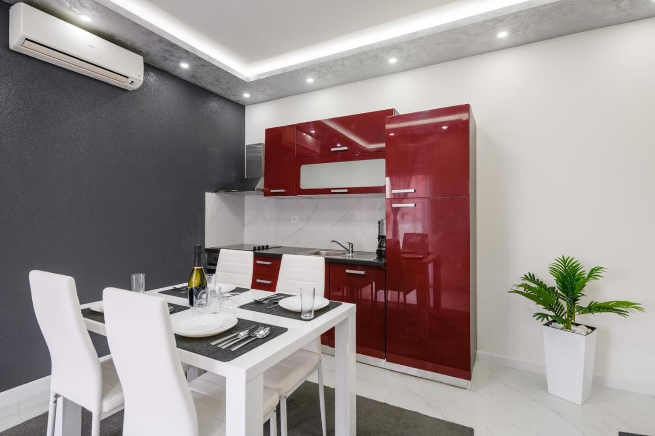 Complex Villa White พูลา ภายนอก รูปภาพ