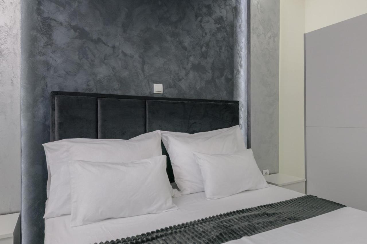 Complex Villa White พูลา ภายนอก รูปภาพ