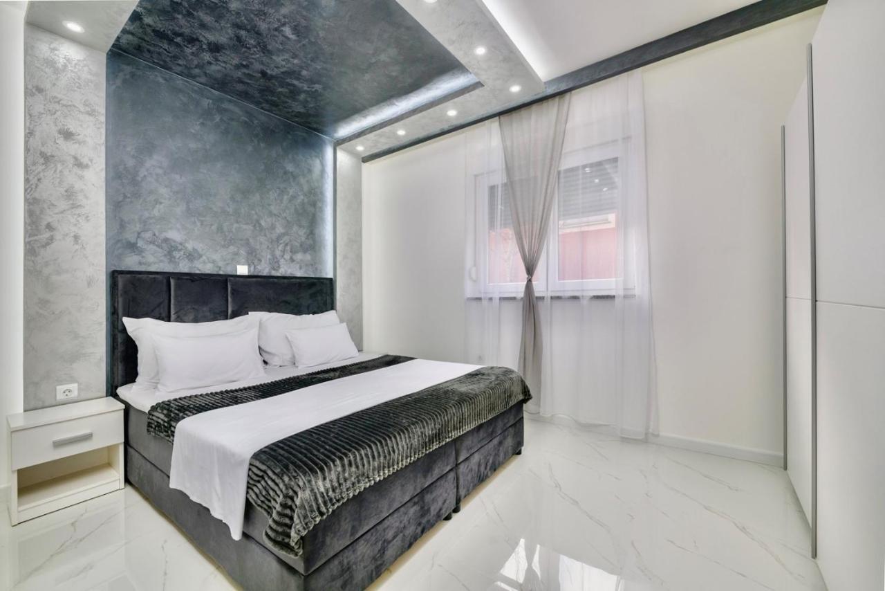 Complex Villa White พูลา ภายนอก รูปภาพ