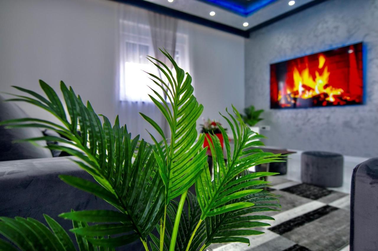 Complex Villa White พูลา ภายนอก รูปภาพ