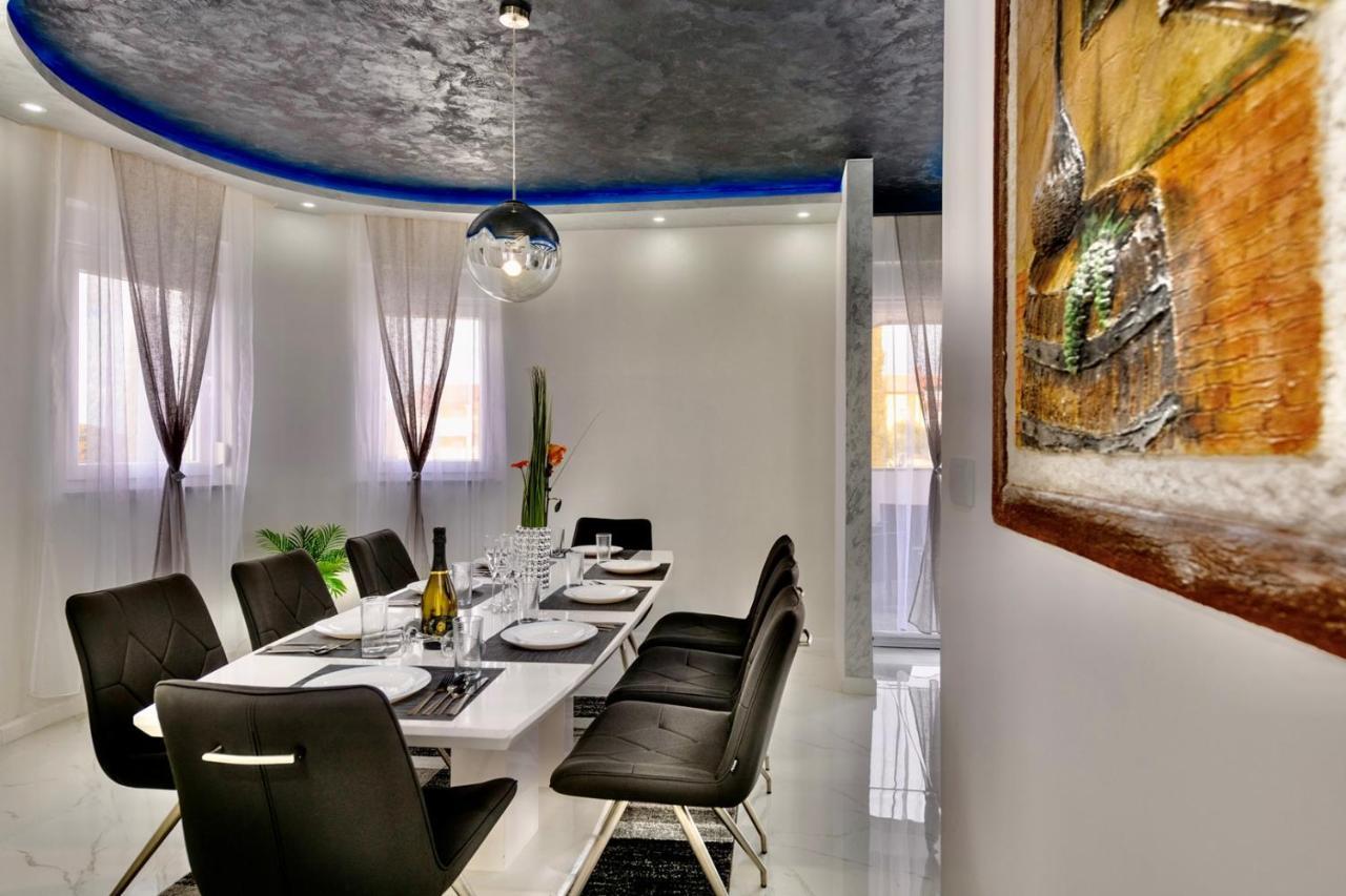Complex Villa White พูลา ภายนอก รูปภาพ
