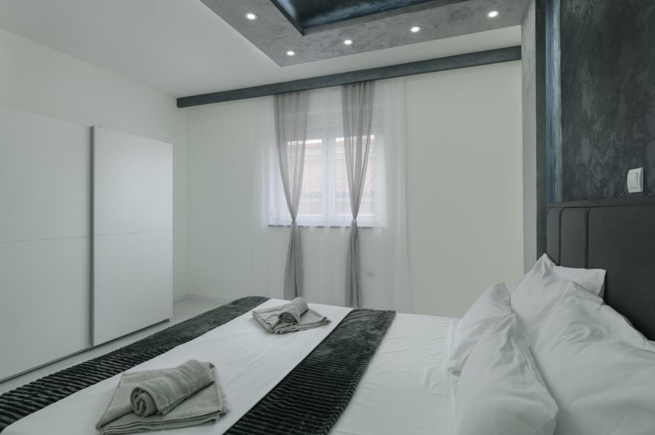 Complex Villa White พูลา ภายนอก รูปภาพ